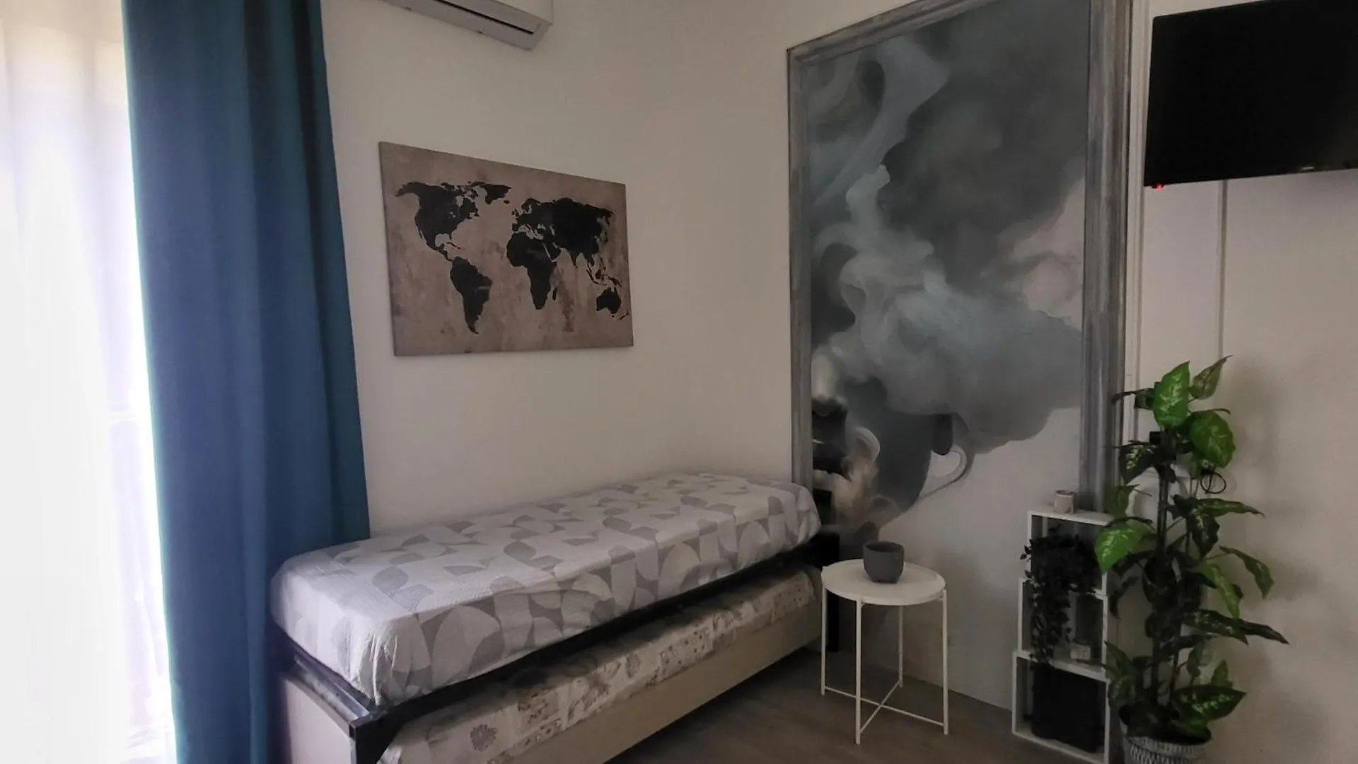 Molo Di Levante Aeroporto di Catania Fontana Rossa 0*,